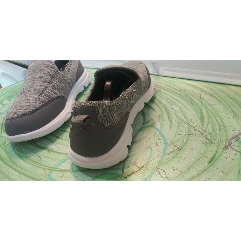 Crane grey and white women's size 8